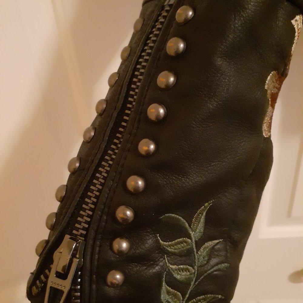 Embroidered jacket - Picture 3 of 6